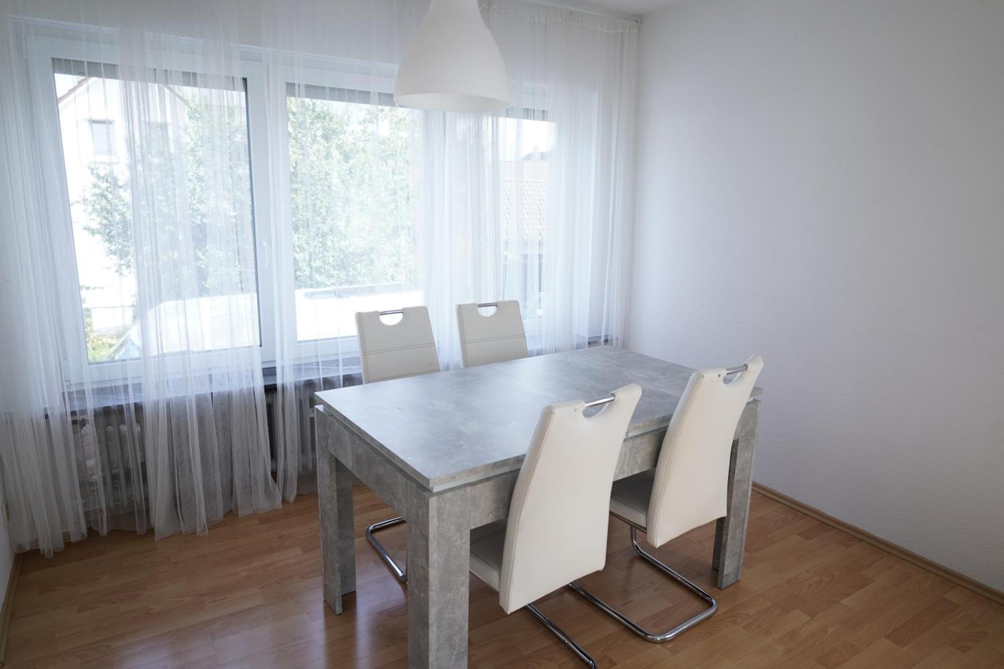 Helle 2 Zimmer Ferienwohnung Mit 63Qm In Trossingen Dış mekan fotoğraf